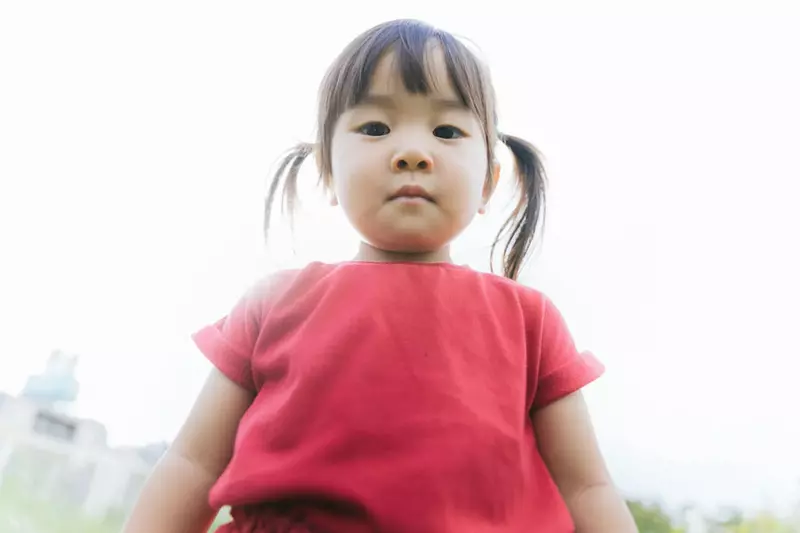 5歳の子供の言語能力は、彼がたわごとを頼むことではなく、あなたがすぐに移住することを望んでいます