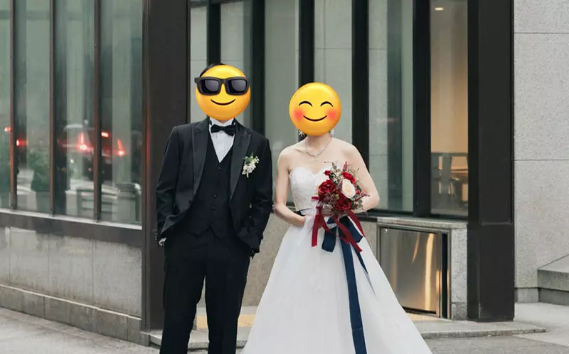 「東京駅のウェディングドレス」日本の結婚式の写真は、地下鉄のファンが選択した撮影場所に人気がありますが、誰もがun然としています。 zhaizhaiニュース