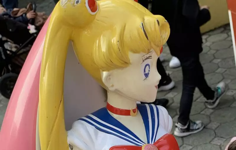 30年前に「セーラームーンロックス」モデルアーティストが登場し、人気になりました。