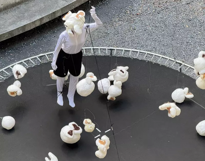 「武蔵野美術大学」今年の卒業制作展の話題作はポップコーンの様子を再現 |ホーム ニュース